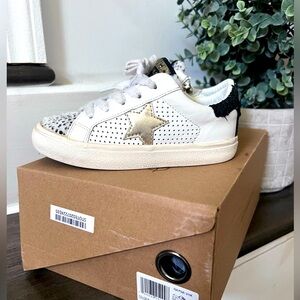 Vintage Havana white sneakers for girls